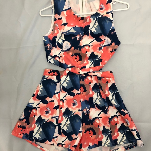 One piece jumpsuit - Picture 1 of 2